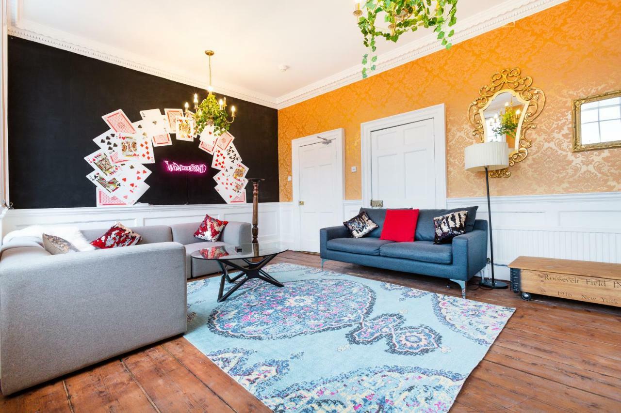 The Wonderland Townhouse - Alice In Wonderland 7Bdr Home Bath Exteriör bild
