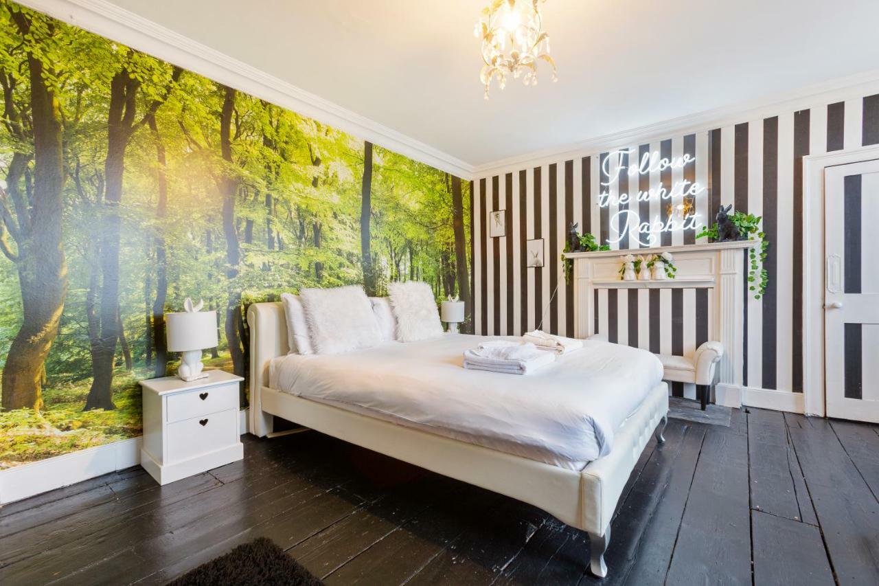 The Wonderland Townhouse - Alice In Wonderland 7Bdr Home Bath Exteriör bild