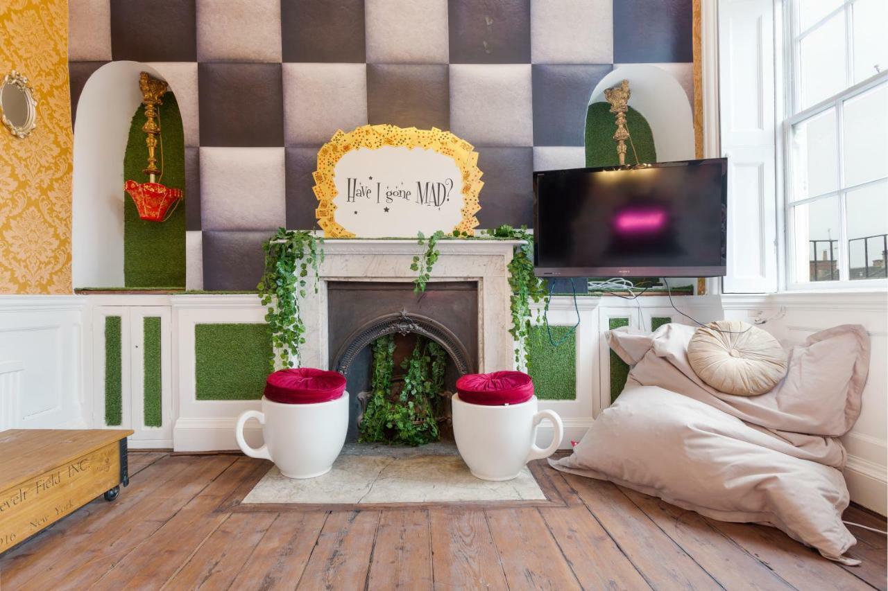 The Wonderland Townhouse - Alice In Wonderland 7Bdr Home Bath Exteriör bild