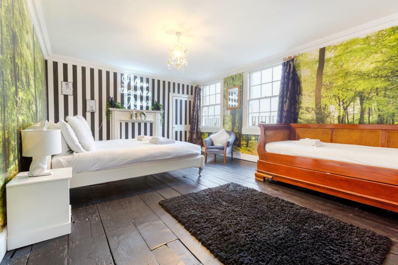 The Wonderland Townhouse - Alice In Wonderland 7Bdr Home Bath Exteriör bild