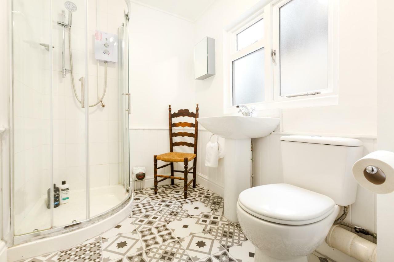 The Wonderland Townhouse - Alice In Wonderland 7Bdr Home Bath Exteriör bild